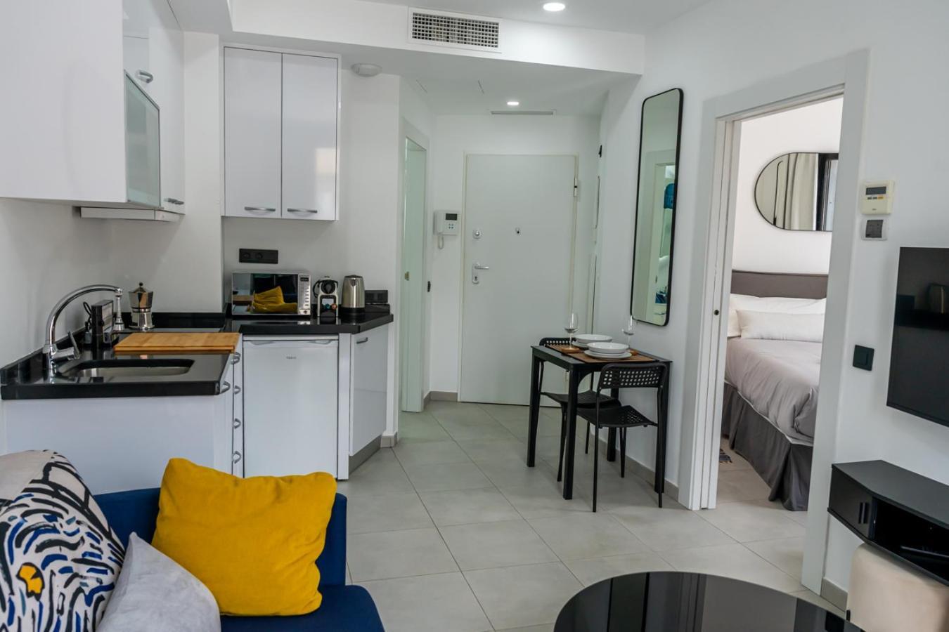 Modern Wave Escape Apartment With Private Parking And Rooftop Pool By Namaste Elite Torremolinos Exterior foto