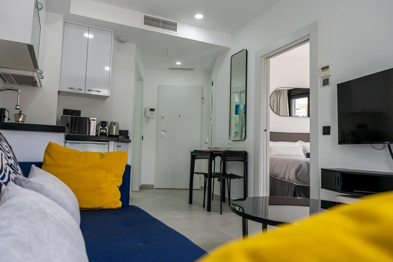 Modern Wave Escape Apartment With Private Parking And Rooftop Pool By Namaste Elite Torremolinos Exterior foto
